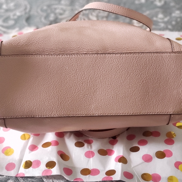 KATE SPADE โ ๏ธ NEW YORK TEXTURED GRAIN LEATHER SHOULDER BAG (LARGE) ..LT PINK ๐ - Picture 7 of 11